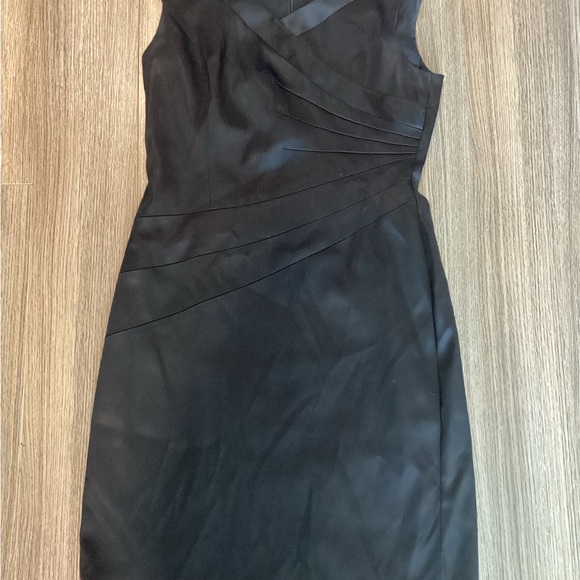 Dresses & Skirts - TAHARI Arthur S. Levine Black Dress – Women’s Size 6